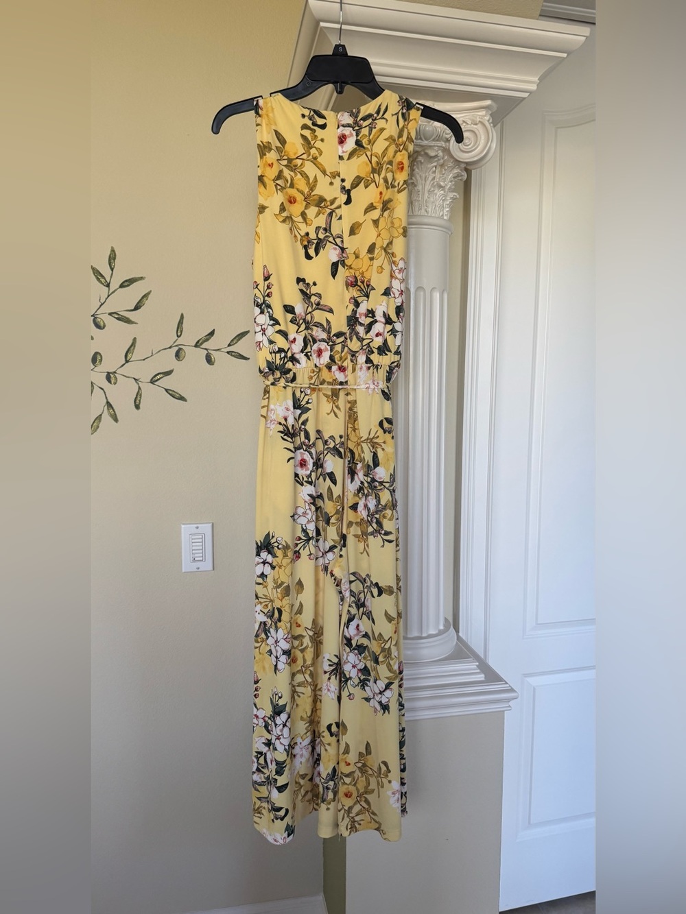 London Times Yellow Floral Sleeveless Jumpsuit - Picture 3 of 5
